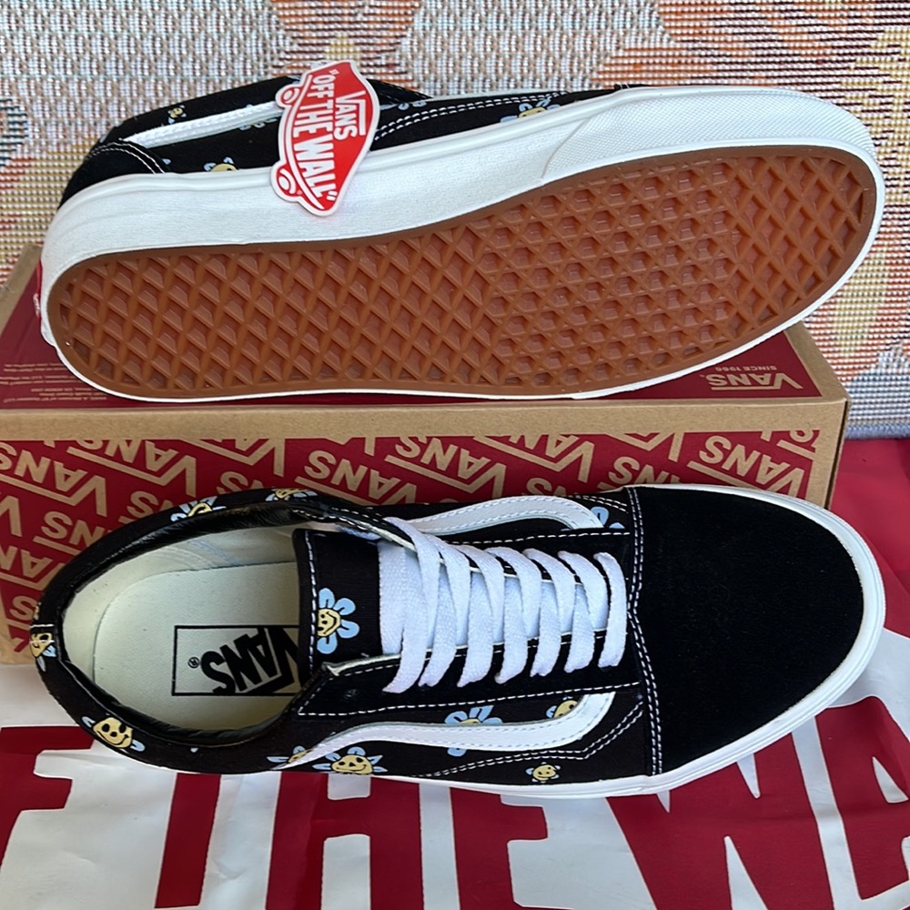 Vans Men’s Old Skool
Trippy Grin Floral Black/
VN0Á5JMIY23
 sneakers - Picture 4 of 16